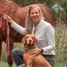 Saskia met hond en paard